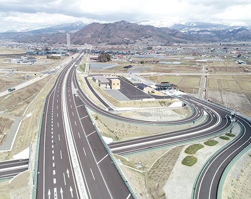 東北中央自動車道